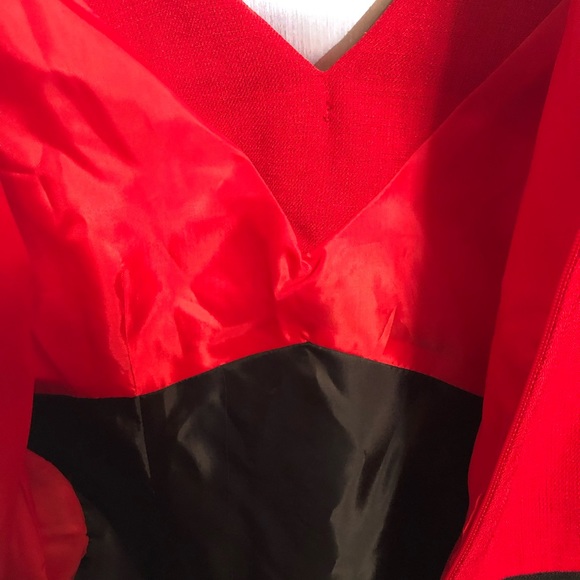 Kasper, petite dress, size 6, red & black with gold embellishments - Picture 11 of 14